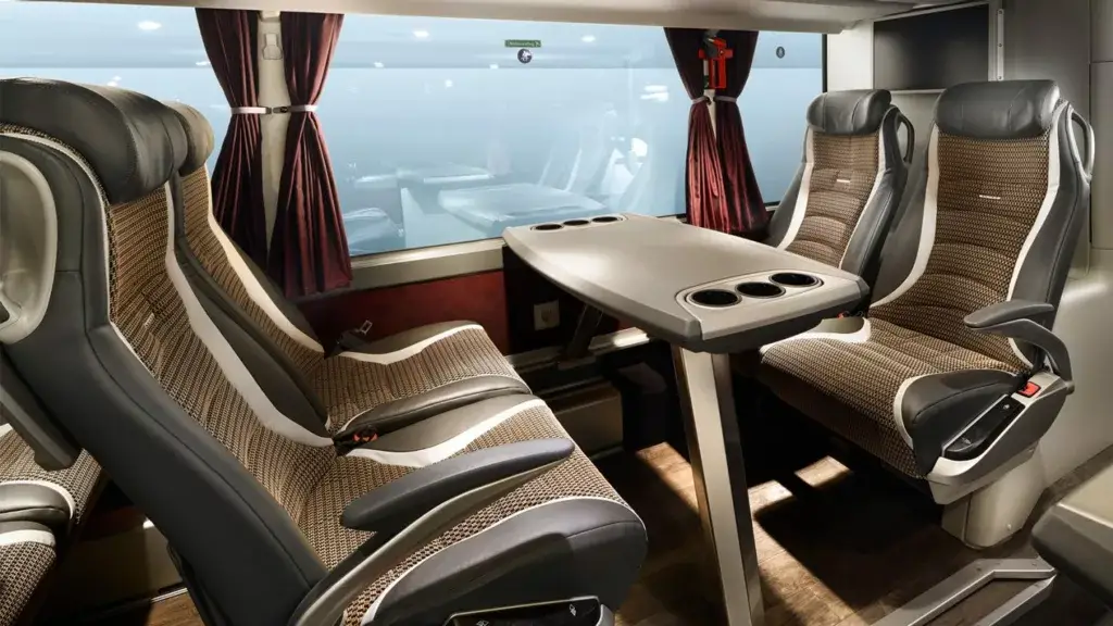 Salon vip dans autocar de luxe